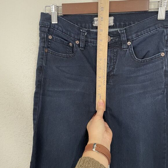 Free People Wide Leg Jeans Flare Size 27 Dark Wash Blue Raw Hem Mid Rise Stretch - Picture 6 of 8
